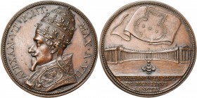 ITALIE, ETATS PONTIFICAUX, AE médaille, 1661 (an 7), G. Morone Mola. Alexandre VII - Construction de la colonnade de la place Saint-Pierre. D/ B. à g....