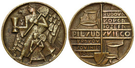 Medals and plaques
POLSKA / POLAND / POLEN / POLOGNE / POLSKO

II RP. Pisudski Kopiec Medal 1936 

Ładny egzemplarz.

Details: 63,3 g brąz 50,0...