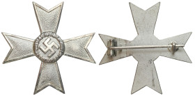 Germany
Germany. Third Reich. Cross of War Merit, 1st Class 

Pięknie zachowany.&nbsp;Przedmiot wyłącznie kolekcjonerski, nie propaguję ideologii n...