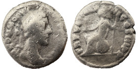 Commodus AR Denarius, 177-192 
2.42 g, 18 mm