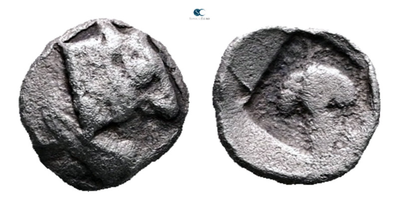 Thraco Macedonian Region. Uncertain mint circa 500-400 BC. 
Hemiobol AR

7 mm...