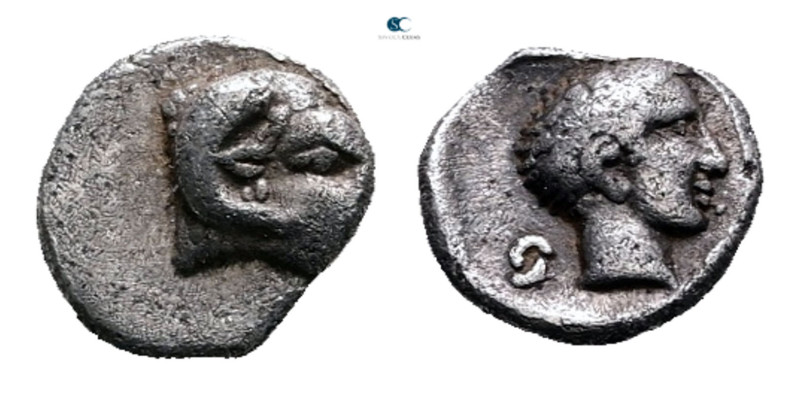 Caria. Kasolaba circa 450-400 BC. 
Hemiobol AR

7 mm, 0,48 g



Very Fine