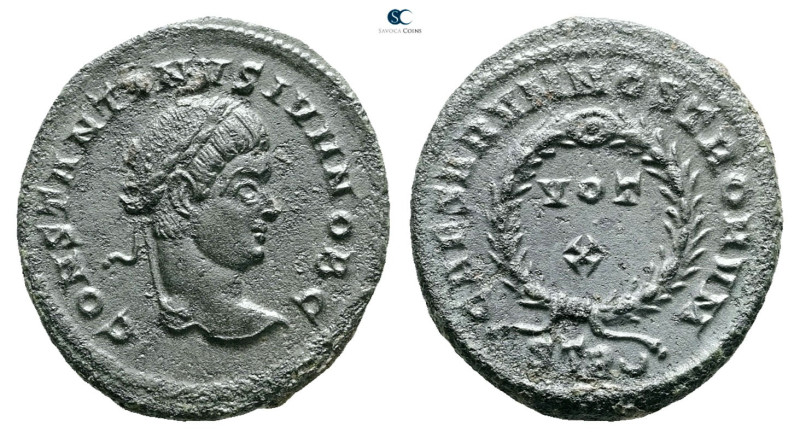 Constantine II, as Caesar AD 317-337. Treveri
Follis Æ

20 mm, 3,35 g



...