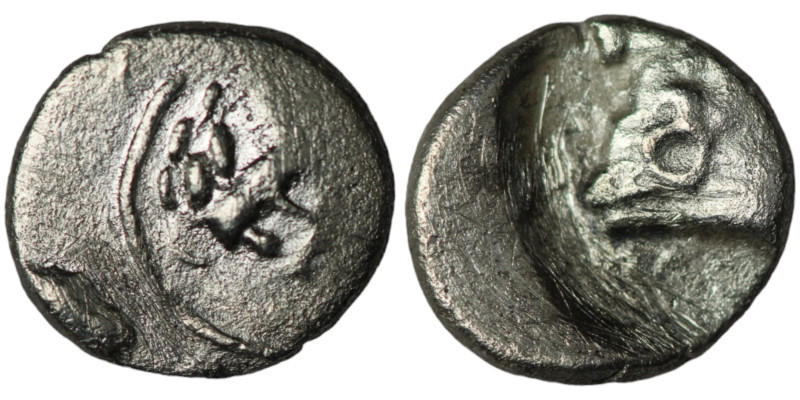 CARIA, Uncertain. (Circa 400-350 BC).
AR Hemiobol (8mm, 0,33g)