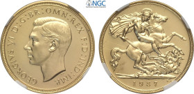 Great Britain, George VI (1936-1952), Half Sovereign 1937, London Mint, Au 19 mm 3,99 g, in Slab NGC PF64