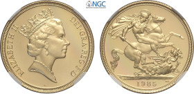 Great Britain, Elizabeth II (1952-2022), Proof Sovereign 1985, London Mint, Au 22 mm 7,99 g, in Slab NGC PF66 Ultra Cameo