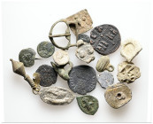 Lot of 19 unclassified See picture. LOT SOLD AS IS, NO RETURNS.