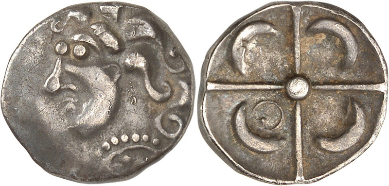 GAULE - CELTIC
Longostalètes. Drachme de style languedocien, série VII, “aux deu...