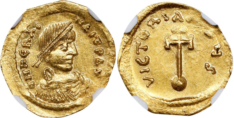 HERACLIUS, 610-641. AV Semissis, Constantinople Mint, 6th Officina, ca. 610-613....