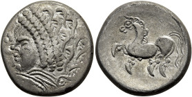 NORICUM. OSTNORICUM. Taurisker. Tetradrachme Typus Samobor B ø 25mm (10.76g). Vs.: Stilisierter Kopf mit dreireihigem Perlendiadem n. l., davor drei P...