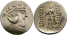 MITTLERE UND UNTERE DONAU. THASOS-IMITATIONEN. Klasse V Punktlegende. Tetradrachme ø 31mm (16.36g). Nach 148 v. Chr. Vs.: Stark stilisierter Kopf des ...