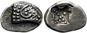 SÜDFRANKREICH. MASSALIA. Fund von Auriol. Tritartemorion ø 10mm (0.78g). 470 - 460 v. Chr. Vs.: Widderkopf n. r. Rs.: Quadratisches Incusum mit zinnen...