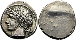 ETRURIEN. POPULONIA. Drachme ø 18mm (4.25g). 300 - 250 v. Chr. Vs.: Belorbeerter, jugendlicher Kopf mit leichtem Backenbart n. l., dahinter Wertzeiche...