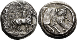 SIZILIEN. GELA. Tetradrachme ø 23mm (17.11g). 480/75 - 475/0 v. Chr. Vs.: Biga n. r. wird von Nike bekränzt. Rs.: Protome eines menschenköpfigen Stier...