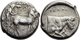 SIZILIEN. GELA. Tetradrachme ø 25mm (16.98g). 430 - 425 v.Chr. Vs.: Quadriga n. r., darüber Nike. Rs.: Protome eines menschenköpfigen Stieres n. r., d...