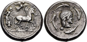 SIZILIEN. SYRAKUS. Herrschaft der Deinomeniden, 485 - 466 v. Chr. Tetradrachme ø 25mm (17.25g). 480 - 475 v. Chr. Vs.: Wagenlenker eine Biga n. r. len...