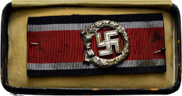 DEUTSCHLAND. DEUTSCHES REICH 1933 - 1945. Ehrenblattspange des Heeres Stiftungsausführung o.J. (um 1944-1945). Hakenkreuz, umgeben von Eichenkranz . 2...