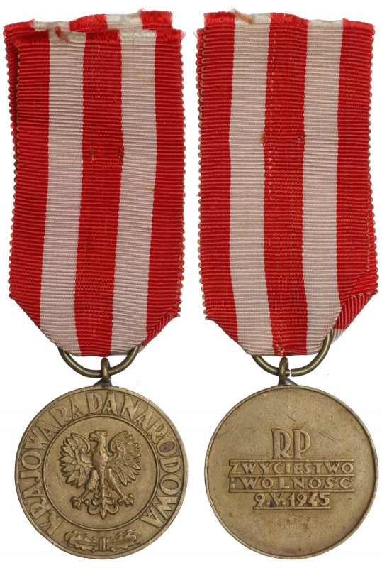 PRL, Medal Zwycięstwa i Wolności Bardzo ładnie zachowany, na oryginalnej wstążce...