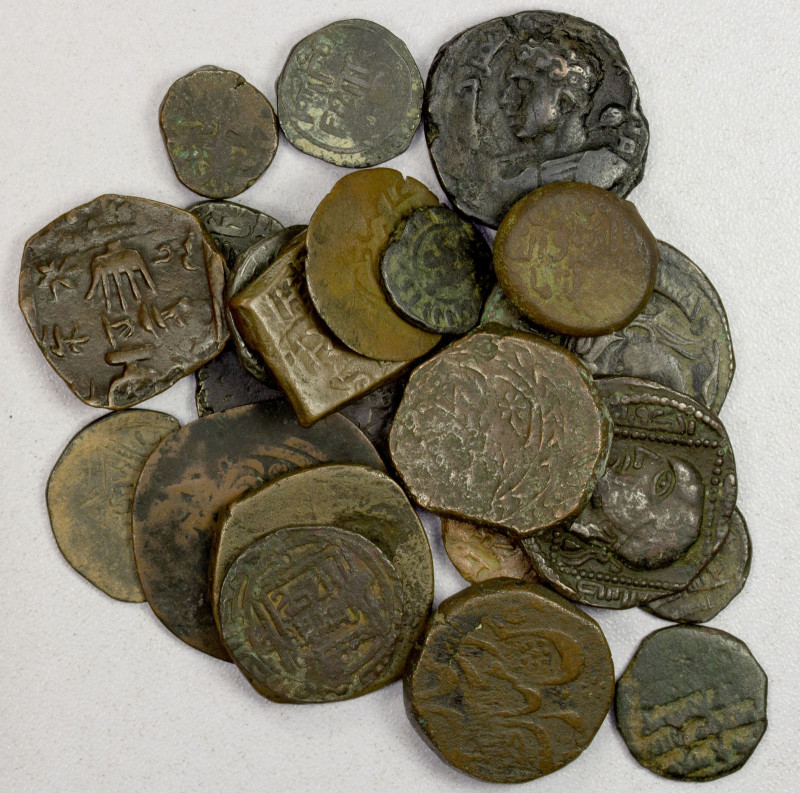 MEDIEVAL ISLAMIC: LOT of 22 copper coins, Ayyubid (1 pc), Ghaznavid (4, billon j...