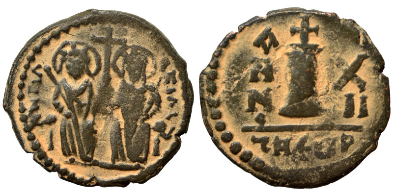 Justin II, with Sophia. 565-578. Decanummium (bronze, 3.40 g, 20 mm), Theoupolis...