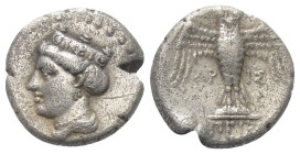 Pontos. Amisos.

 Siglos oder Drachme (Silber). Ca. 435 - 370 v. Chr.
Vs: Kopf der Hera-Tyche mit Mauerkrone links.
Rs: Eule mit gespreizten Flüge...