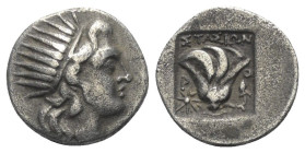 Inseln vor Karien. Rhodos.

 Drachme (Silber). Ca. 190 - 170 v. Chr.
Vs: Kopf des Helios mit Strahlenkrone rechts.
Rs: P - O. Rose mit Knospe auf ...