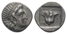 Inseln vor Karien. Rhodos.

 Drachme (Silber). Ca. 170 - 150 v. Chr.
Vs: Kopf des Helios mit Strahlenkrone rechts.
Rs: P - O. Rose mit Knospe auf ...