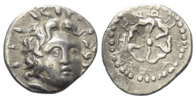 Inseln vor Karien. Rhodos.

 Drachme (Silber). Ca. 84 - 30 v. Chr.
Vs: Kopf des Helios mit Strahlenkrone in Dreiviertelansicht rechts.
Rs: Rosenbl...