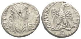 Phönikien. Arados. Caracalla (197 - 217 n. Chr.).

 Tetradrachme (Billon). 215 - 217 n. Chr.
Vs: Büste des Caracalla in Rückansicht mit Strahlenkro...