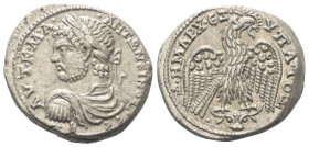 Mesopotamien. Karrhai. Caracalla (197 - 217 n. Chr.).

 Tetradrachme (Billon). 215 - 217 n. Chr.
Vs: Büste des Caracalla in Rückansicht mit Lorbeer...