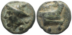 Aes Grave. Anonym.

 Sextans (Bronzeguss). 225 - 217 v. Chr. Rom.
Vs: Kopf des Merkur mit geflügeltem Petasus nach links, unten rechts Wertkugel. ...