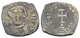 Constans II. (641 - 668 n. Chr.).

 Hexagramm (Silber). 648 - 652 n. Chr. Constantinopolis.
Vs: D N CONSTAN - TINUS P P AV. Gekrönte Büste in Chlam...