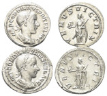 Römische Münzen - Lots. Kaiserzeit.


Lot (2 Stück, Silber): Denare des Gordianus III. (238 - 244 n. Chr.).

Sehr schön / fast vorzüglich.

Ver...