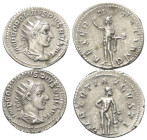 Römische Münzen - Lots. Kaiserzeit.


Lot (2 Stück, Silber): Antoniniane des Gordianus III. (238 - 244 n. Chr.).

Fast vorzüglich.

Verkauft wi...