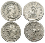 Römische Münzen - Lots. Kaiserzeit.


Lot (2 Stück, Silber): Antoniniane des Gordianus III. (238 - 244 n. Chr.).

Fast vorzüglich.

Verkauft wi...