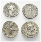 Römische Münzen - Lots. Kaiserzeit.


Lot (4 Stück, Silber): Antoniniane des Gordianus III. (238 - 244 n. Chr.).

Sehr schön / fast vorzüglich.
...