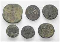 Römische Münzen - Lots. Kaiserzeit.


Lot (6 Stück, Bronze).
Unter anderem: Sesterz des Gordianus III. (238 - 244 n. Chr.), Antoninian des Aurelia...