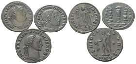 Römische Münzen - Lots. Kaiserzeit.


Lot (3 Stück, Bronze): Folles des Constantinus I. (307 - 337 n. Chr.) (2x) und Maximinus II. Daia (310 - 313 ...
