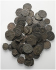 Römische Münzen - Lots. Kaiserzeit.


Lot (85 Stück, Bronze): Bronzemünzen, vor allem aus dem 4. Jh. n. Chr.
Unter anderem: Constantinus I. (307 -...