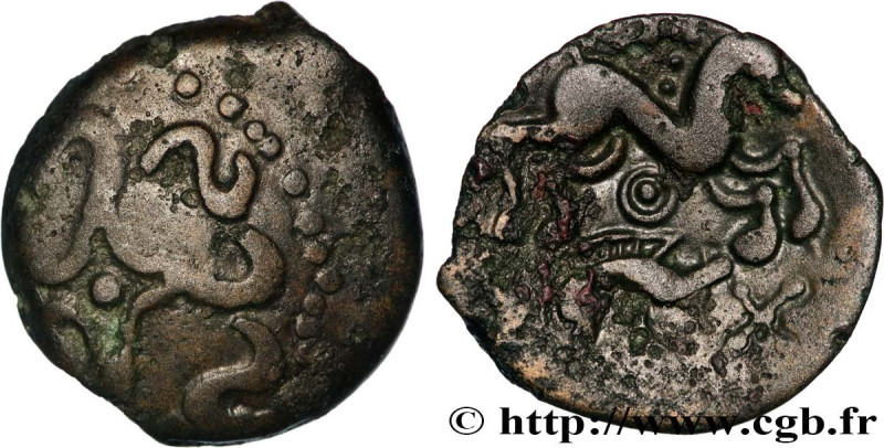 GALLIA - CARNUTES (Beauce area)
Type : Bronze au swastika 
Date : c. 60-40 AC. 
...