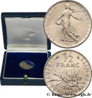 V REPUBLIC
Type : Pré-série sans le mot ESSAI d'un 1/2 franc Semeuse, grand module (20,4 mm), 4,62 g 
Date : 1964 
Mint name / Town : Paris 
Quantity ...