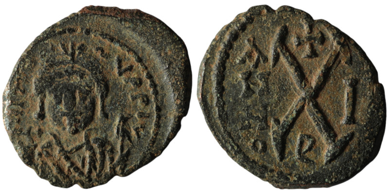 Maurice Tiberius (AD 582-602). Theoupolis (Antioch). dated RY 1 = 582/3
AE Decan...