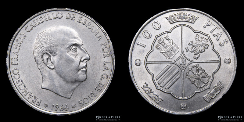 España. Francisco Franco 100 Pesetas1966 (69) 9 curvo. Plata; 34.0mm; 18.83g. Ca...