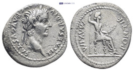 Tiberius. Denarius. (18mm, 3.5 g) 14-37 d.C. Lugdunum. Anv.: TI CAESAR DIVI AVG F AVGVS(TVS), laureate head to right. Rev.: PONTIF MAXIM, Livia, as Pa...
