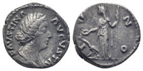Faustina Junior. Denarius. (17mm, 3.3 g) 161-176 d.C. Rome. Anv.: FAVSTINA AVGVSTA, draped bust to right, wearing single circlet of pearls. Rev.: IVNO...