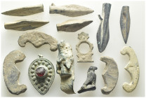 Mixed lot 14 pieces. SOLD AS SEEN NO RETURNS.
