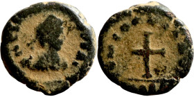 Antik coin bronze

10mm 0,95g

Artificial sand patina