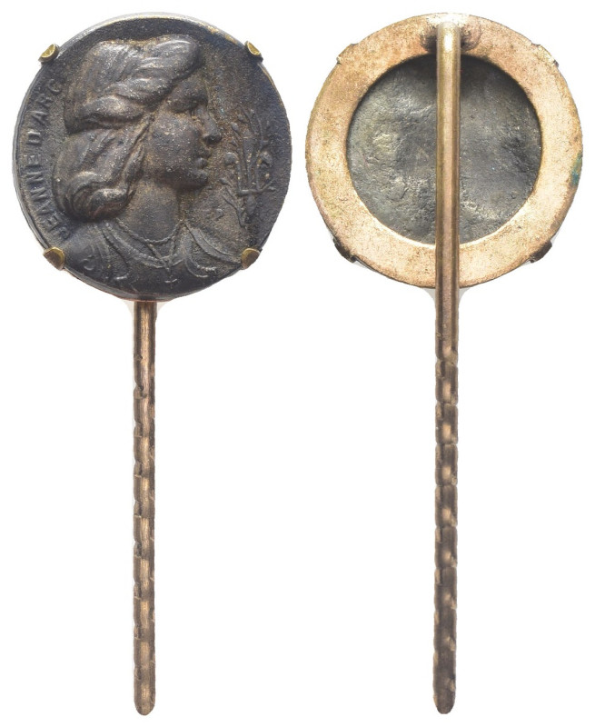 Spilla raffigurante Giovanna D' Arco - gr. 2,47; mm. 15

SPEDIZIONE SOLO IN IT...
