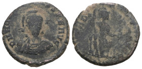 Theodosius II (408-450) AE. Weight 2,60 gr - Diameter 15 mm.