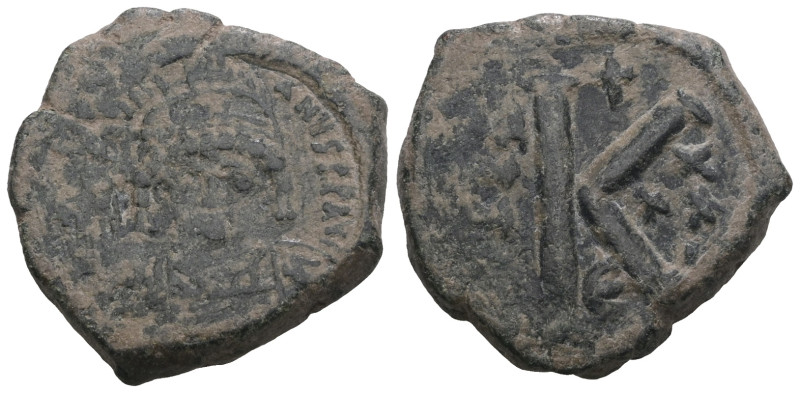 JUSTINIAN I. 527-565 AD. Æ Half Follis. Weight 9,51 gr - Diameter 24mm.